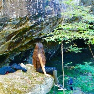 Meet your Posher, Taylor.